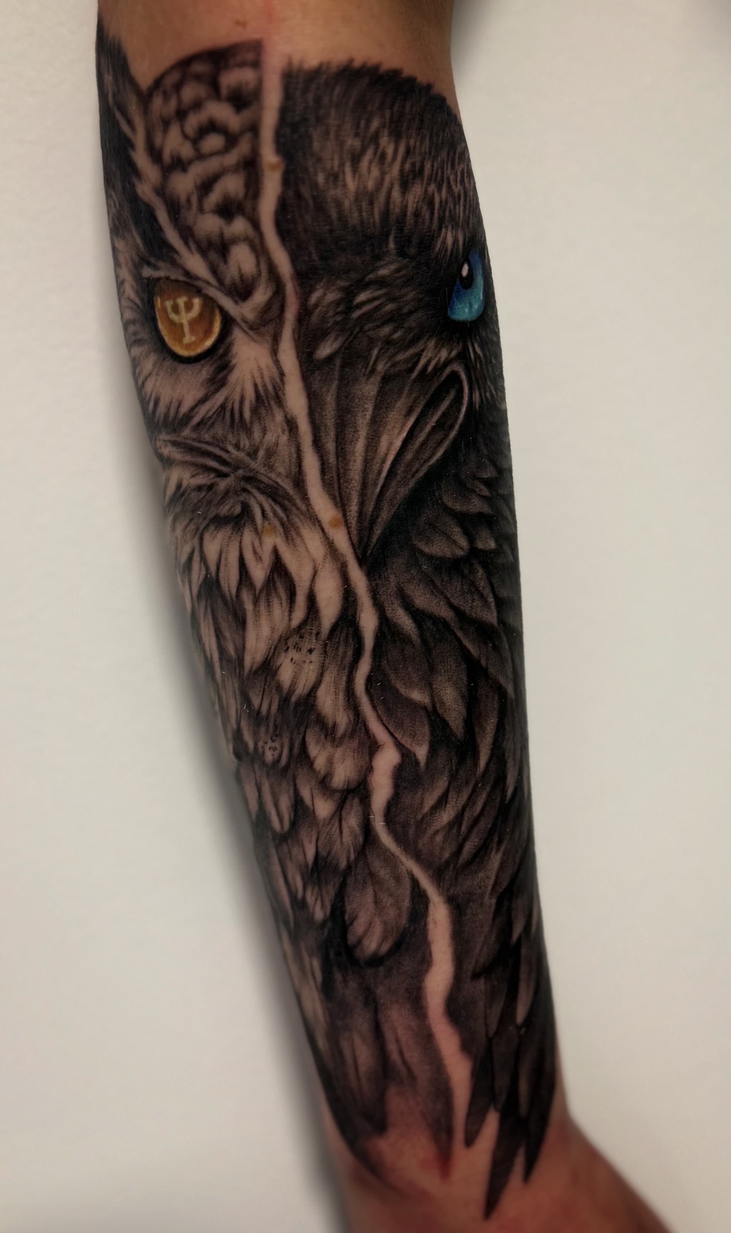 Black ink graphic tattoo artwork by Mariana
