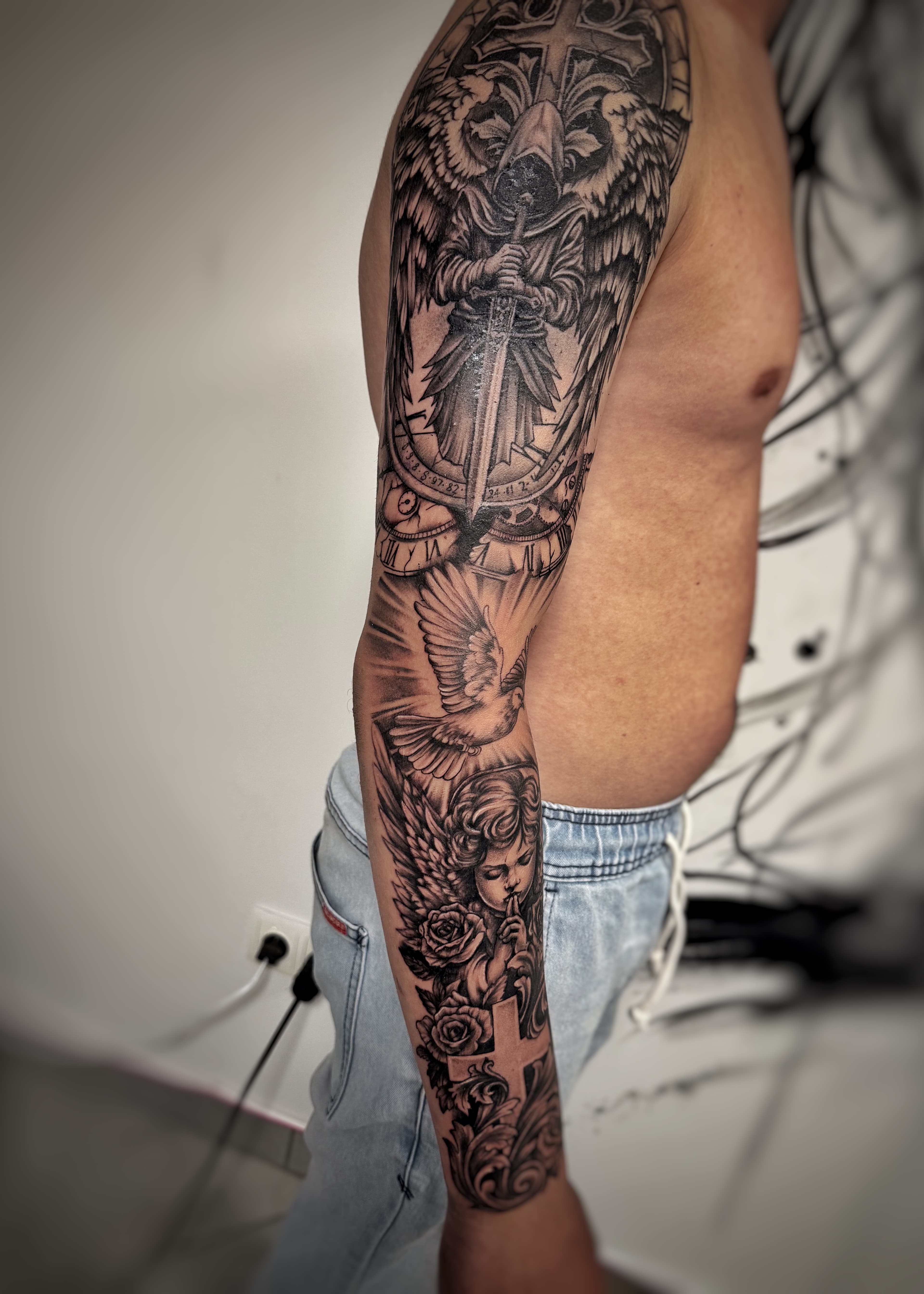 Graphic black tattoo artwork by Mariana
